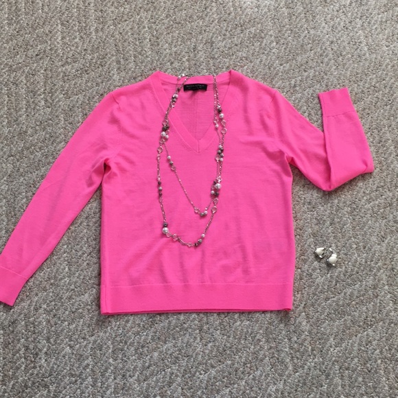 Banana Republic Sweaters - Beautiful Banana Republic hot pink sweater - XSP